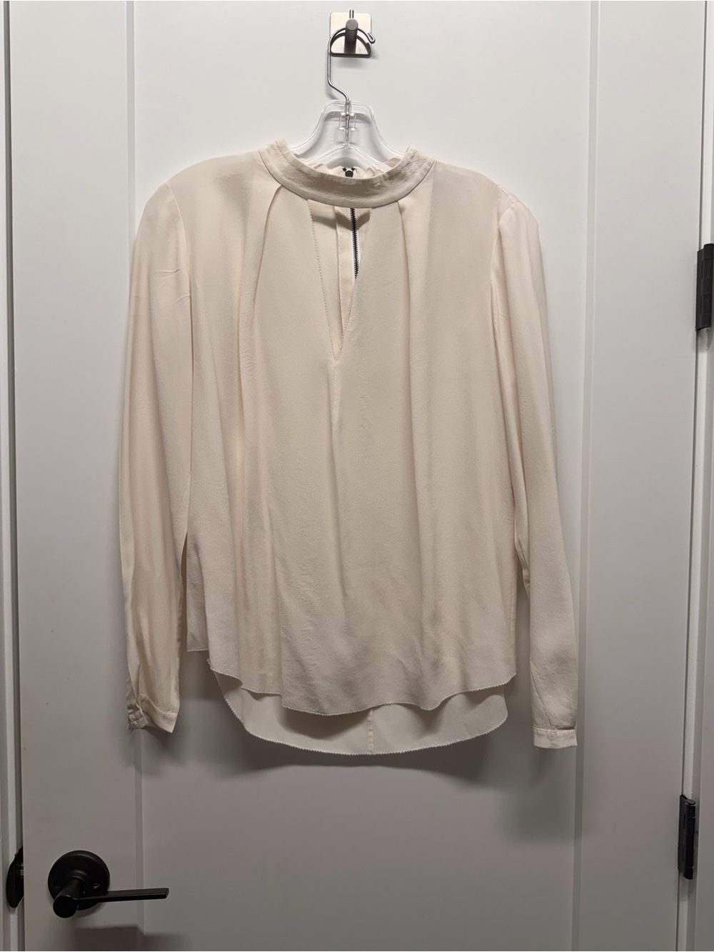 GO SILK Women’s Cream Long-Sleeve Split-Neck Blouse